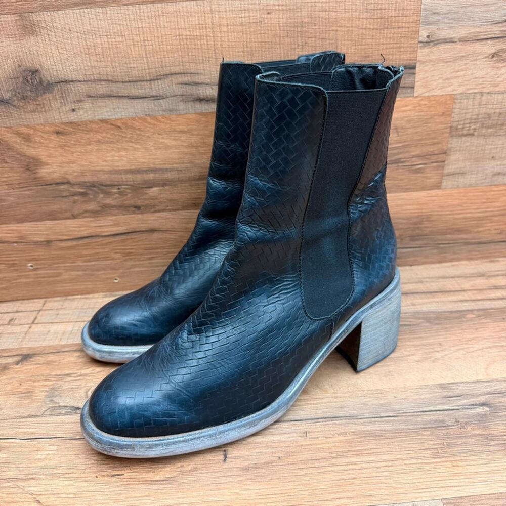 Free People Black Chunky size 9 40EU Essential Chelsea Boots